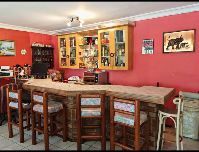 4 BEDROOM HOUSE FOR SALE IN CHILTERN HILLS